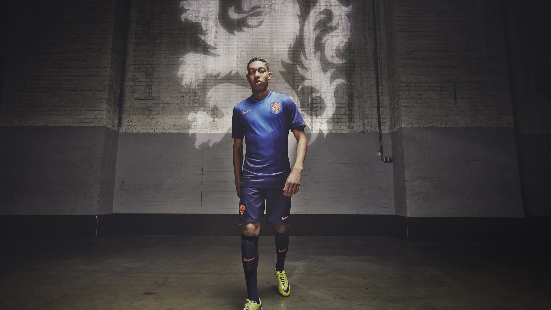 五大联赛是否推广跑动换位节奏应对人盯人防守，五大联赛转会窗