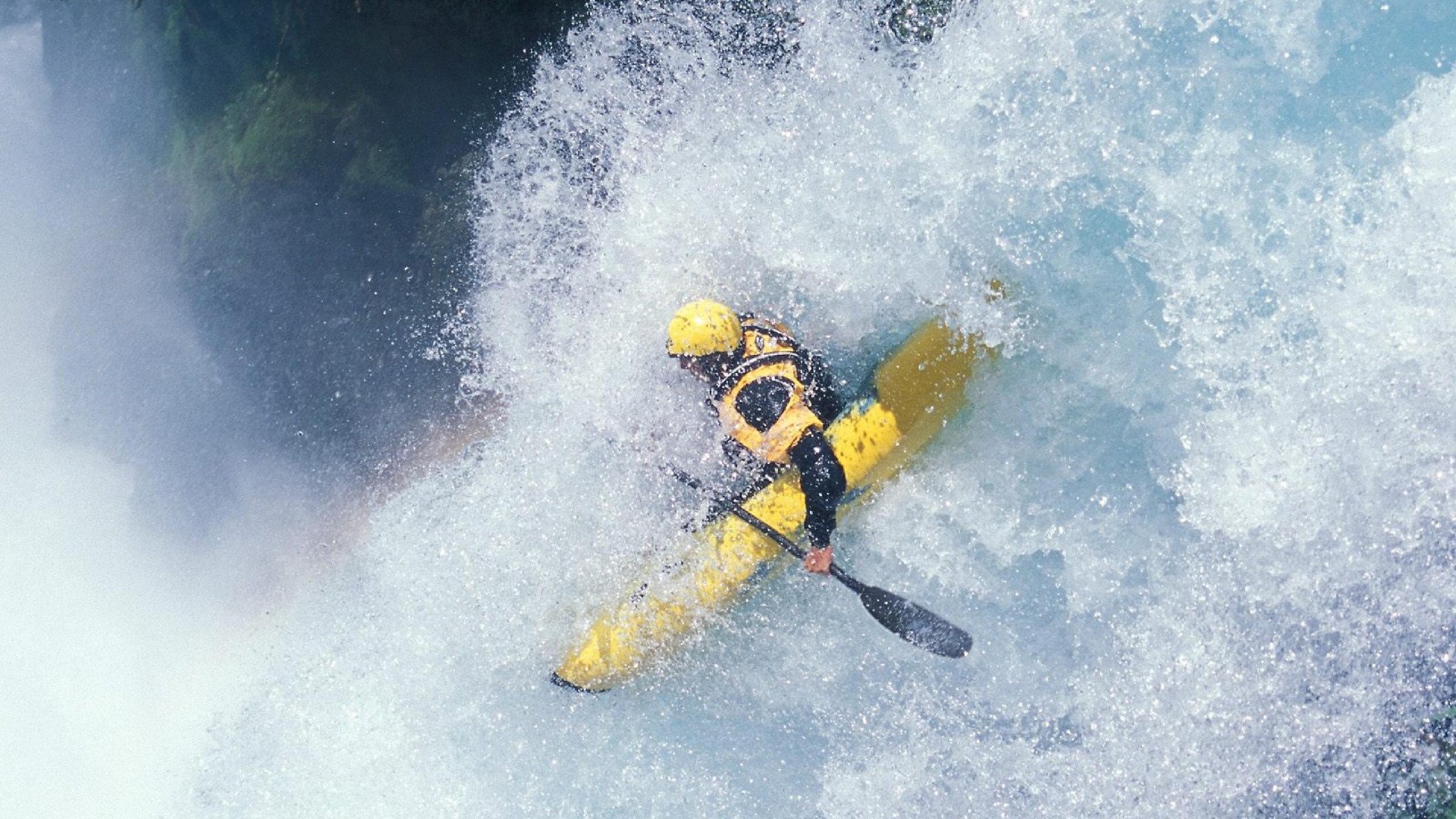 中超联赛中国青年队逆袭 球员拼搏精神感动球迷，中超俱乐部青训